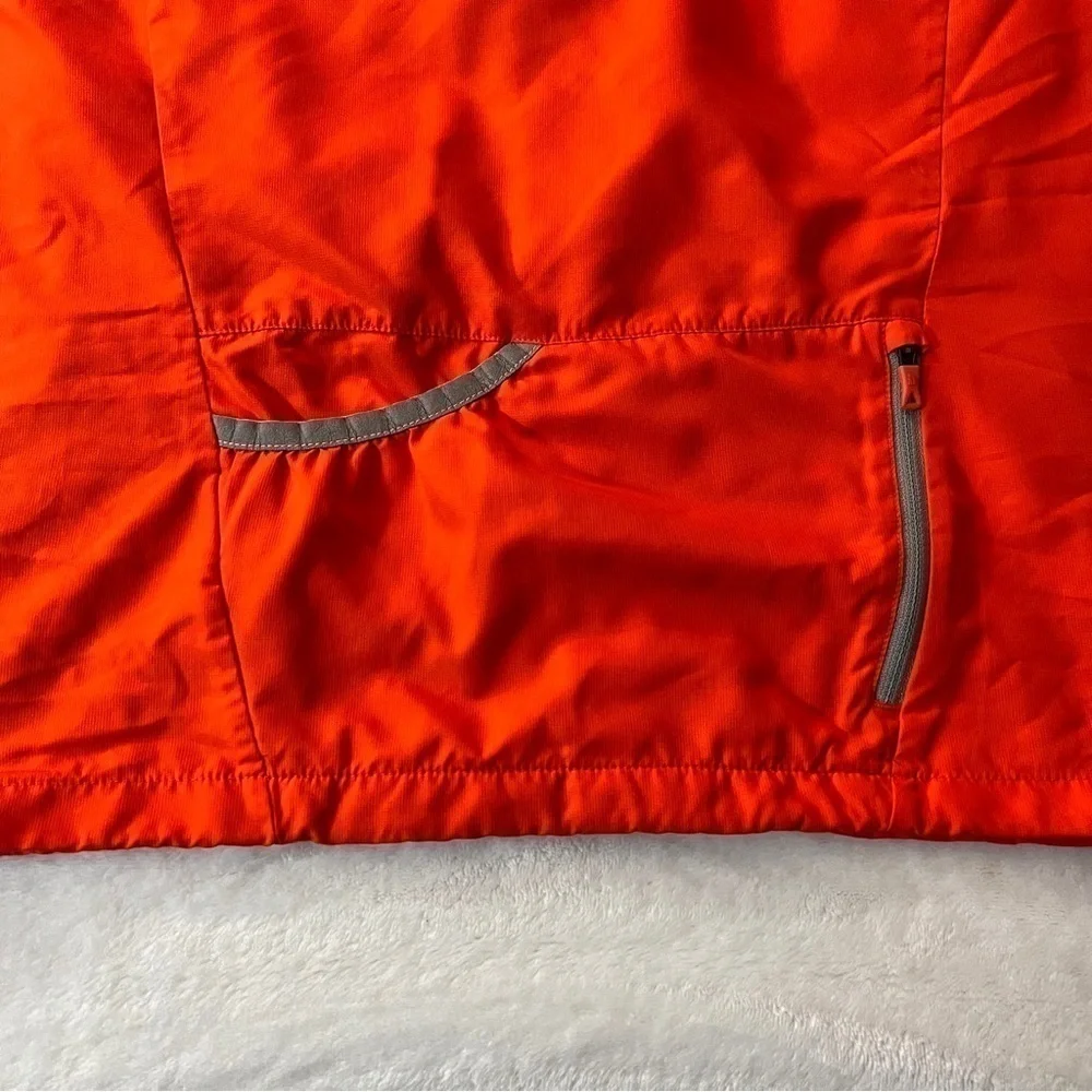 The North Face Orange Men’s Hommes Jacket‎ Size Medium